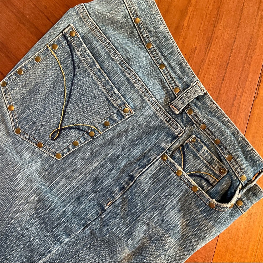 Venezia Floral Embroidered Denim Jeans - Picture 4 of 7
